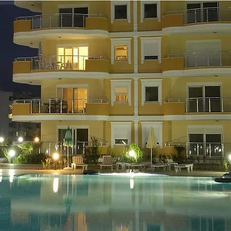 Breathtaking Seafront View! Mahmultar アパート